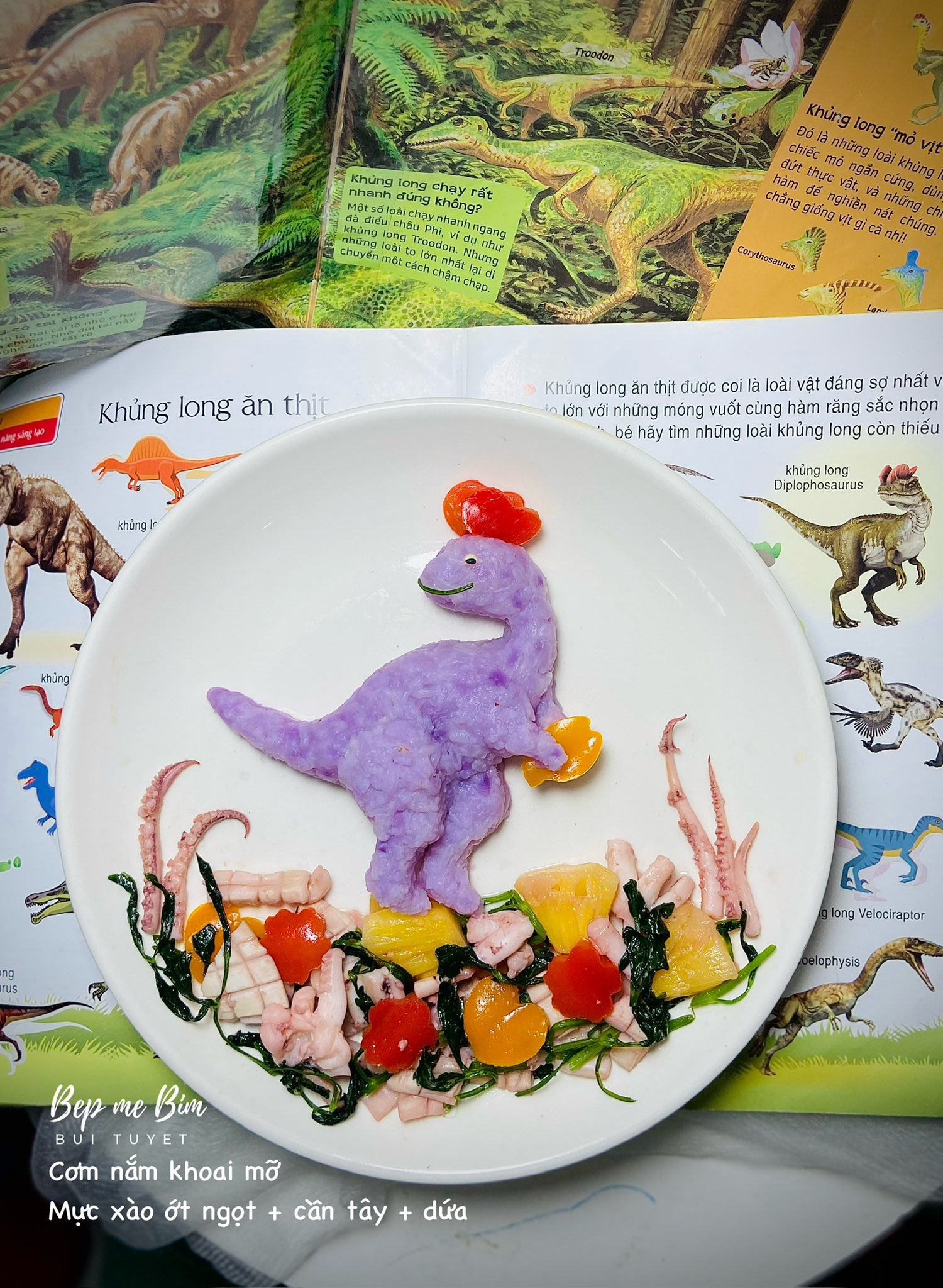 Mẹ nhà người ta trong truyền thuyết: Dựng nguyên “vũ trụ khủng long” trong mâm cơm, bé trai ngỡ như bước vào phim hoạt hình mỗi giờ ăn- Ảnh 7.