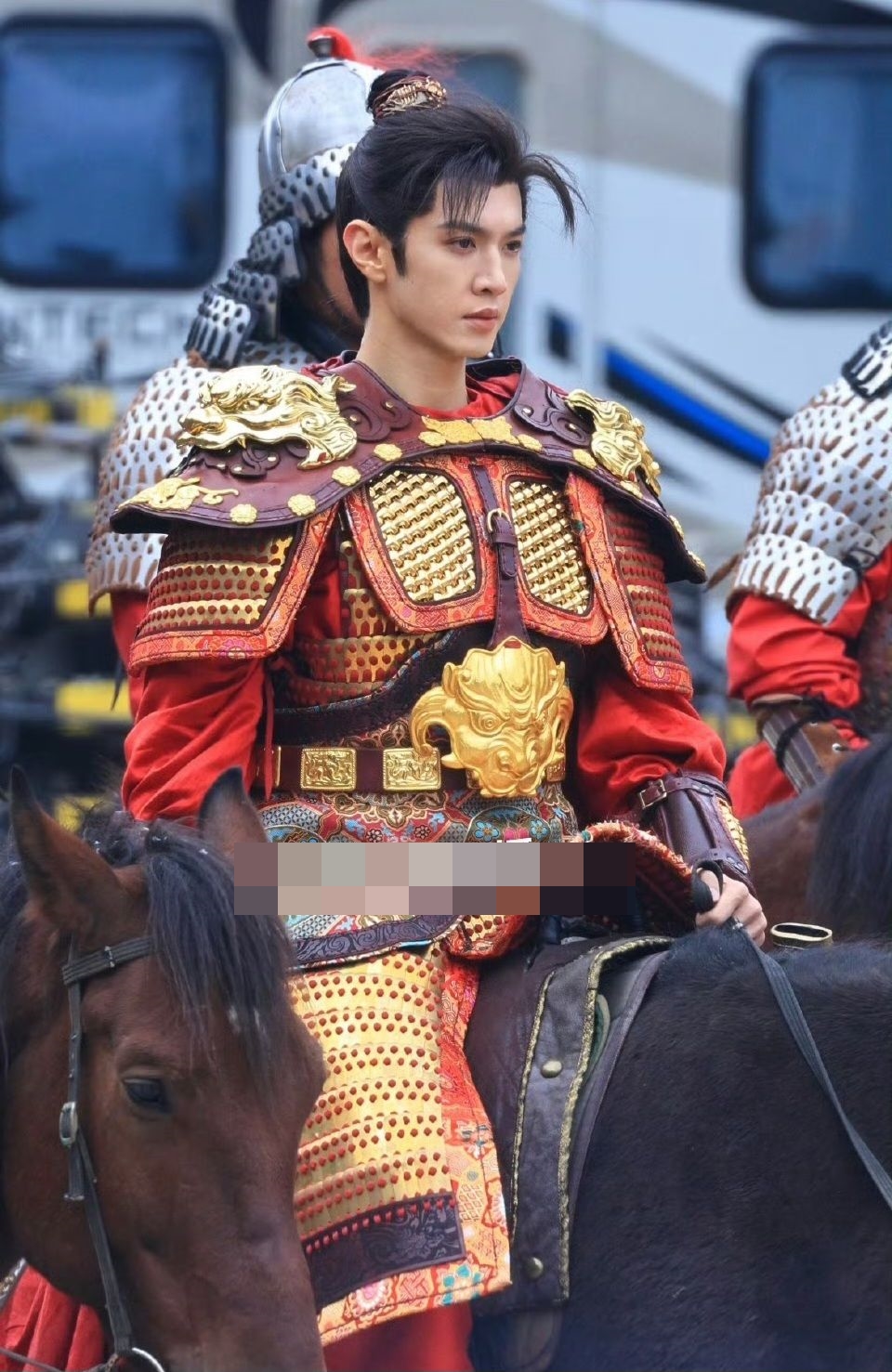 Cả đời chưa thấy mỹ nhân cổ trang nào xấu cỡ này: Mặc váy cưới mà như hóa cương thi, 360 độ toàn góc chết- Ảnh 6. Cả đời chưa thấy mỹ nhân cổ trang nào xấu cỡ này: Mặc váy cưới mà như hóa cương thi, 360 độ toàn góc chết- Ảnh 6.