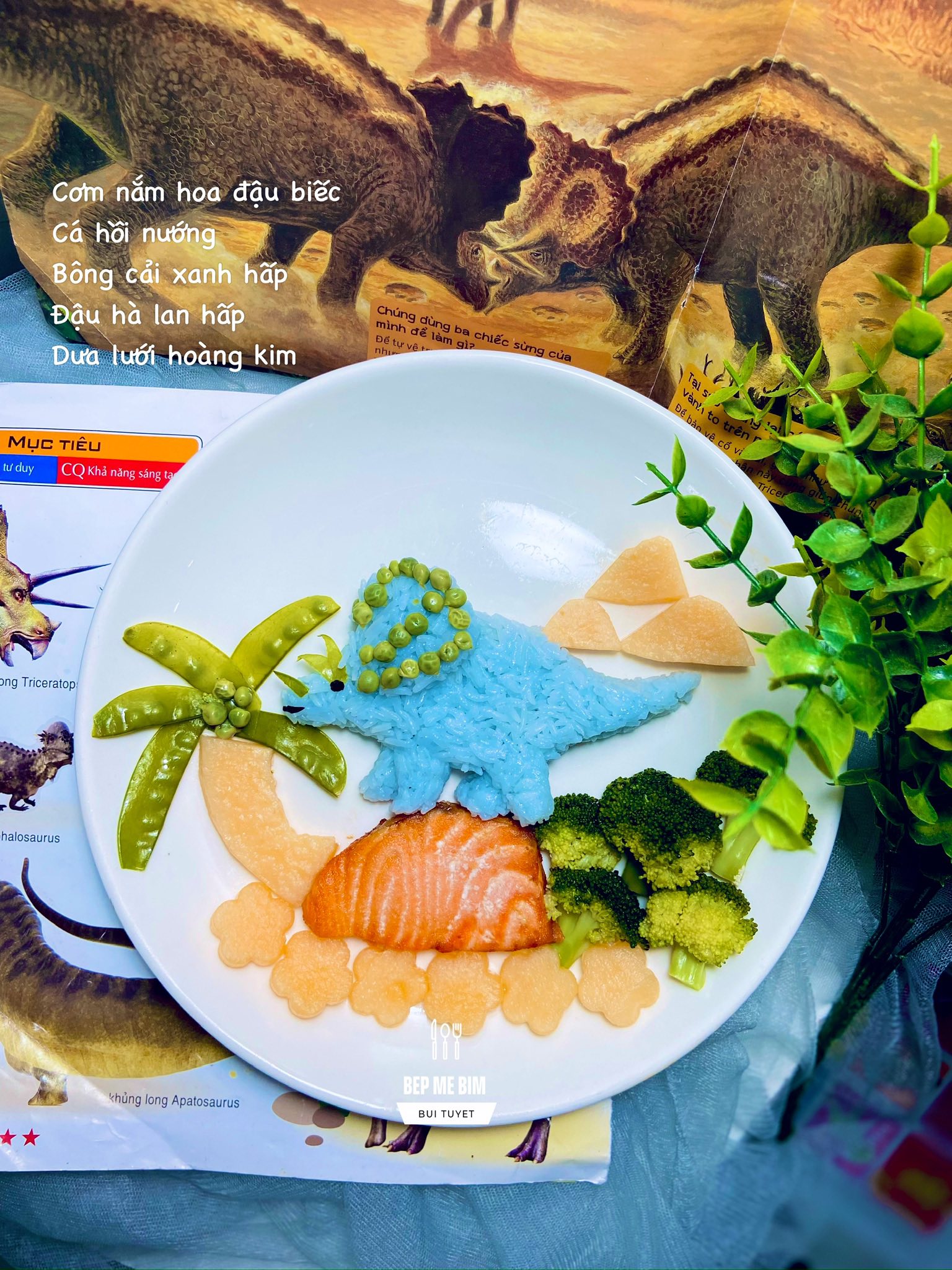 Mẹ nhà người ta trong truyền thuyết: Dựng nguyên “vũ trụ khủng long” trong mâm cơm, bé trai ngỡ như bước vào phim hoạt hình mỗi giờ ăn- Ảnh 4.