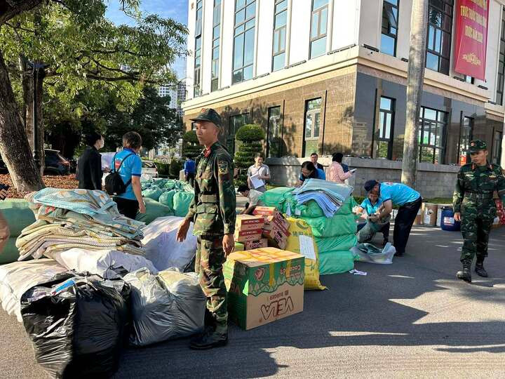 Hàng trăm tấn hàng cứu trợ của Quảng Ninh xuất phát đến Lâm Đồng- Ảnh 4.