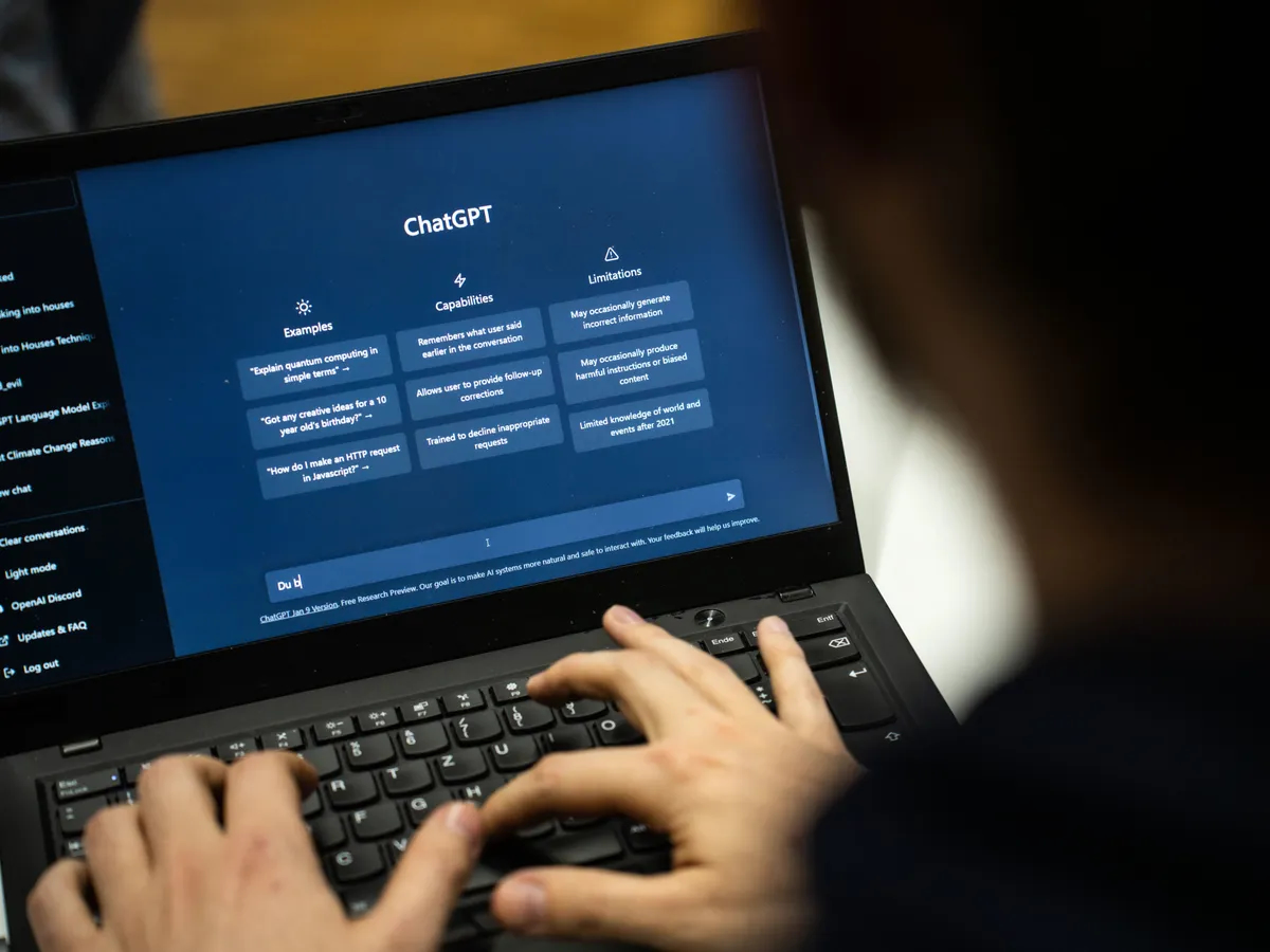 Đề xuất phạt tới 2 tỉ đồng với hành vi dùng AI sau- Ảnh 1. Đề xuất phạt tới 2 tỉ đồng với hành vi dùng AI sau- Ảnh 1.