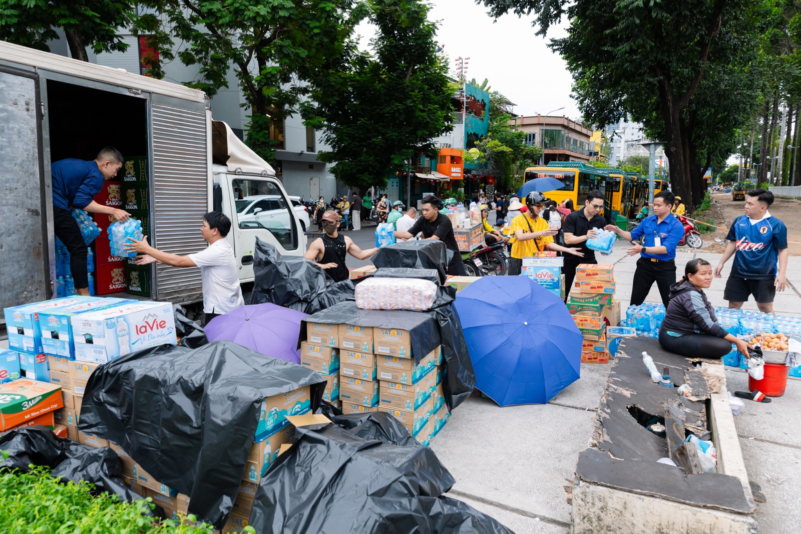Cảnh tượng chưa từng thấy tại 14 nhà ga metro TPHCM- Ảnh 4.