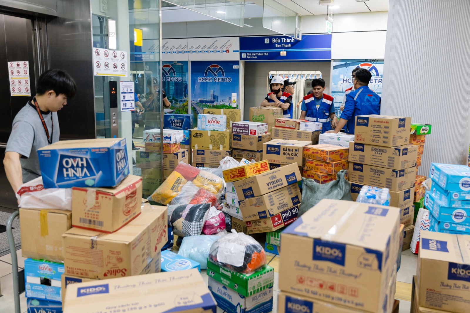 Cảnh tượng chưa từng thấy tại 14 nhà ga metro TPHCM- Ảnh 12.