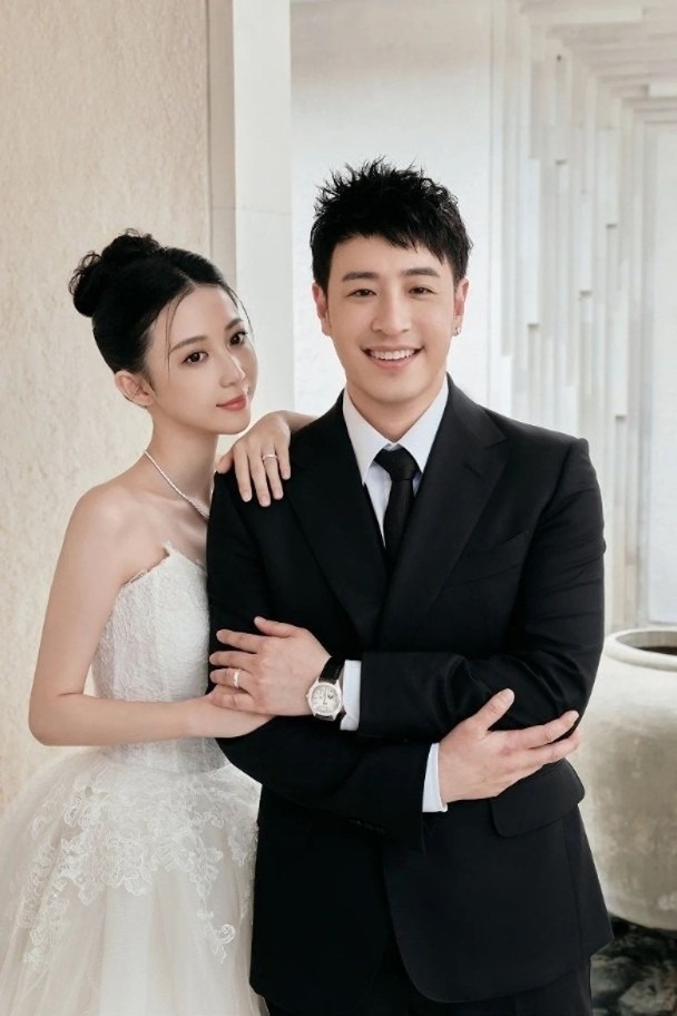 Lật tẩy đường dây đào tạo chân dài săn chồng giàu, Huỳnh Hiểu Minh và các đại gia Cbiz sập bẫy thế nào?- Ảnh 3.