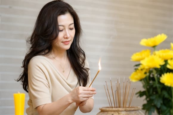 Thắp hương mỗi ngày tốt hay xấu, chuyên gia phong thủy giải thích rõ- Ảnh 2.