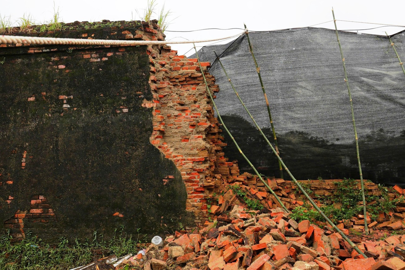 Hoàng thành Huế xuất hiện sập lún, ban bố tình huống khẩn cấp- Ảnh 3.