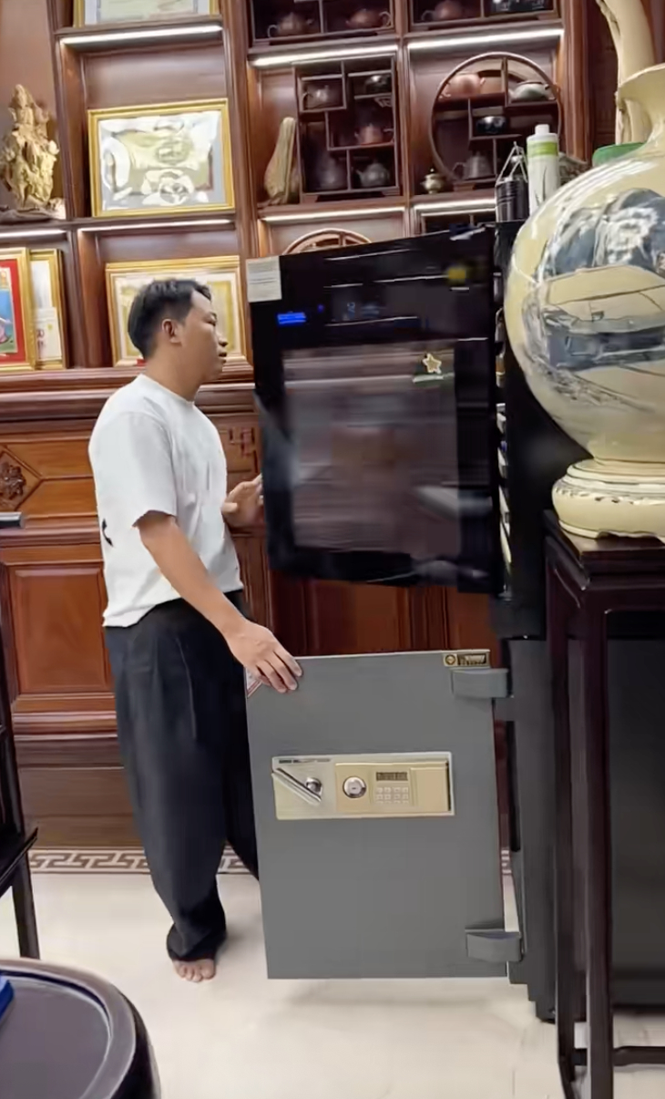 Căn phòng chứa tiền của vợ chồng “trùm” thẩm mỹ viện Mailisa- Ảnh 2.