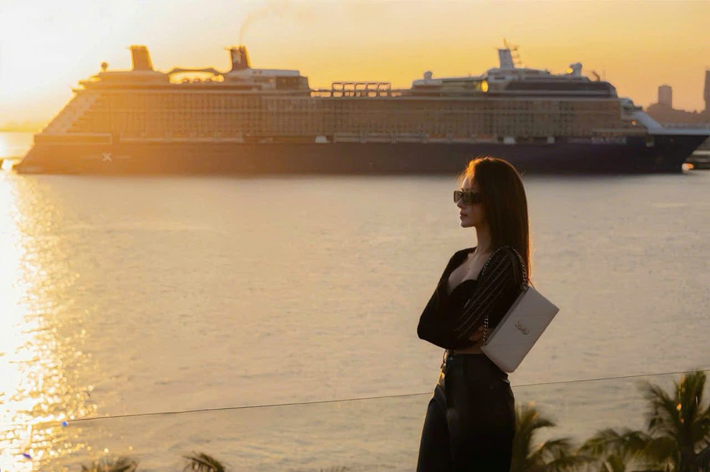 Trào lưu chụp ảnh theo phong cách Hồng Kông ở Hạ Long- Ảnh 1.