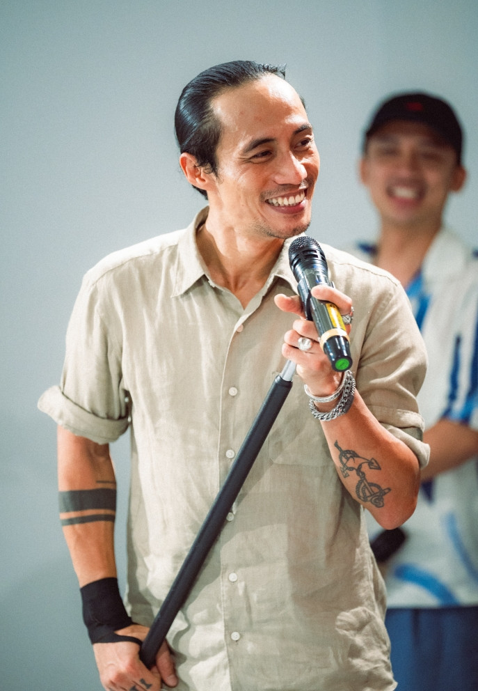 Nam ca sĩ gặp biến cố, cắt liên lạc với vợ con, vào chùa tu, ngày ngày quét sơn tường, tuổi 40 ra sao?- Ảnh 5.