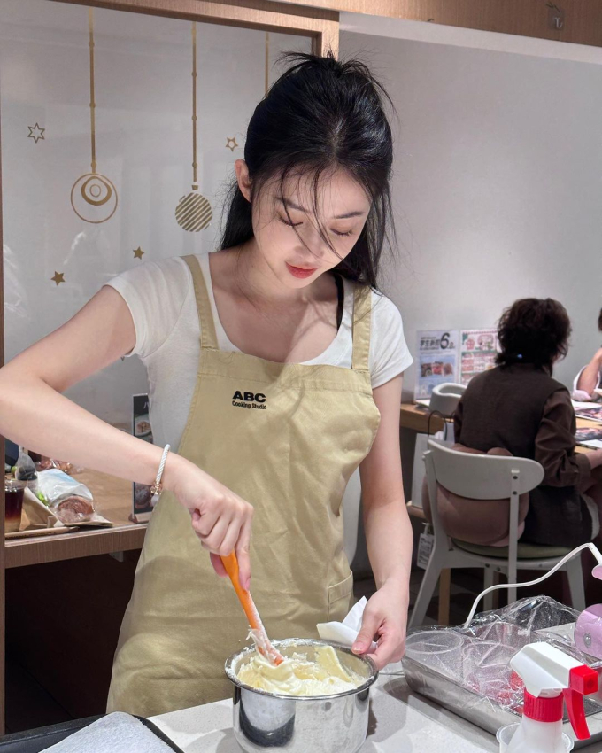 Lật tẩy đường dây đào tạo chân dài săn chồng giàu, Huỳnh Hiểu Minh và các đại gia Cbiz sập bẫy thế nào?- Ảnh 7.