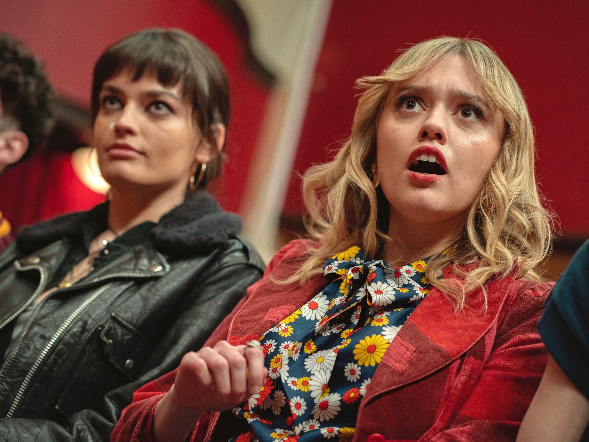 Xem phim Sex Education, tôi thấy mình may mắn hơn 80% phụ huynh vì đã không rơi vào sai lầm giống họ- Ảnh 1.