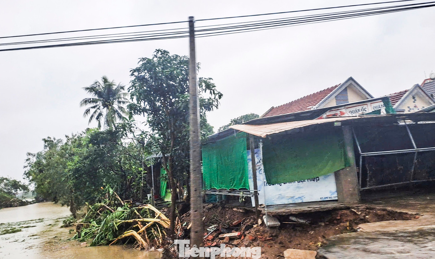 Khung cảnh tan hoang ‘rốn lũ’ Hòa Thịnh- Ảnh 11.