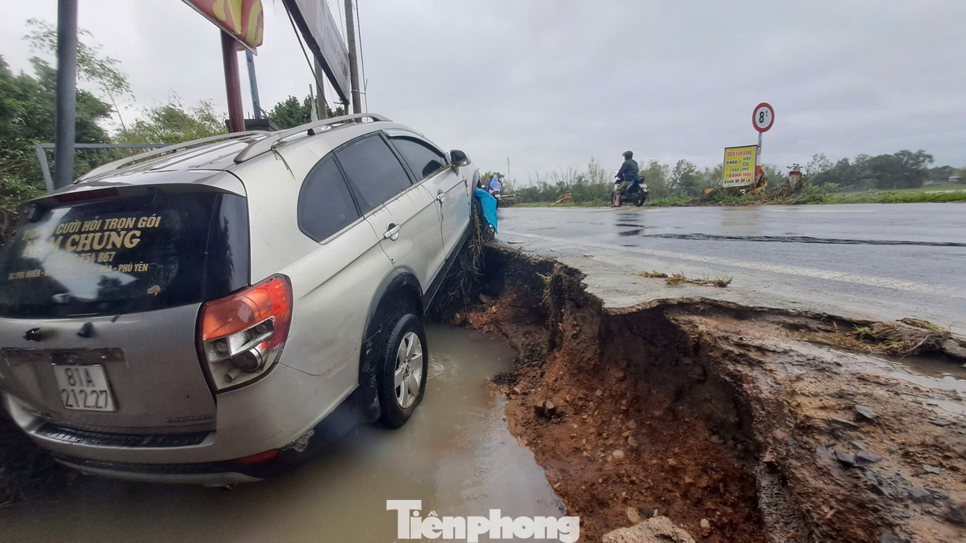 Khung cảnh tan hoang ‘rốn lũ’ Hòa Thịnh- Ảnh 9.