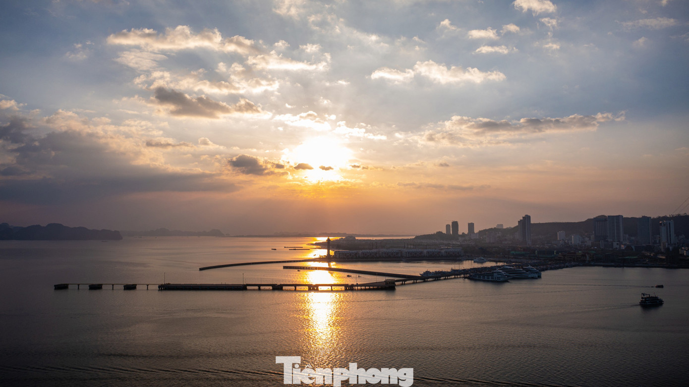 Trào lưu chụp ảnh theo phong cách Hồng Kông ở Hạ Long- Ảnh 12.