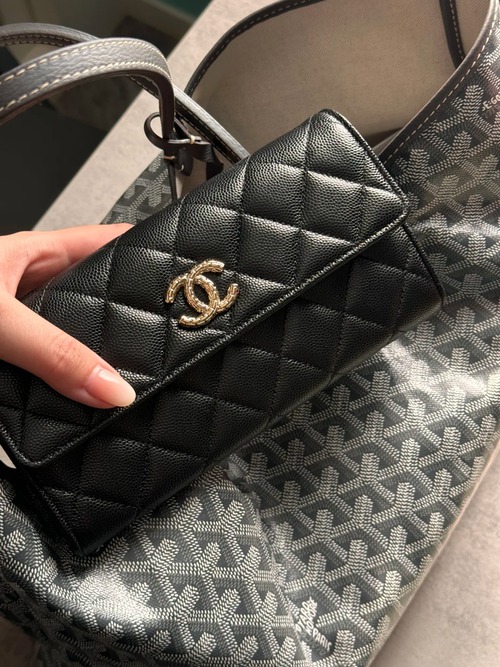 3 con giáp chỉ cần đổi màu ví là đỡ khổ vì tiền, vận đen tài chính cũng "bớt bám"- Ảnh 3.