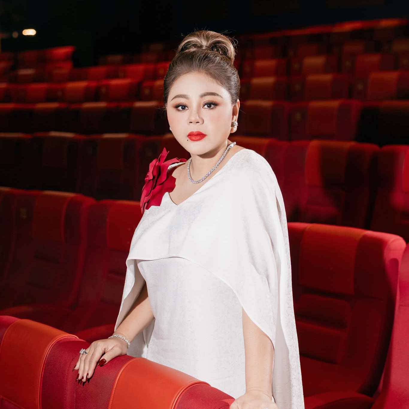 Nữ diễn viên đóng nhiều phim trăm tỷ nhất Việt Nam: Được mệnh danh là "thần tài", ai gặp cũng xin vía tới tấp- Ảnh 4.