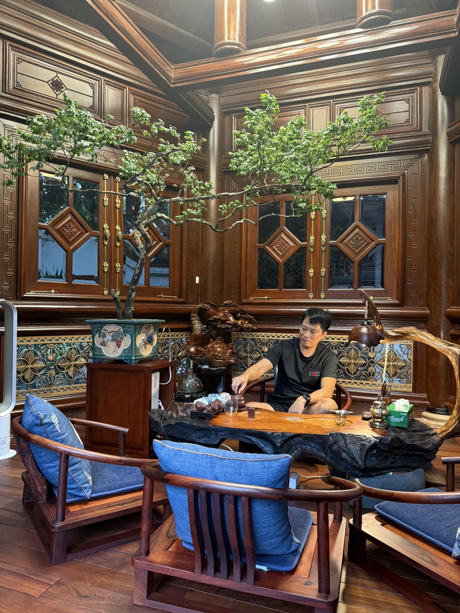 Thú vui lạ của Hoàng Kim Khánh - chồng Mailisa trước khi bị bắt- Ảnh 2. Thú vui lạ của Hoàng Kim Khánh - chồng Mailisa trước khi bị bắt- Ảnh 2.