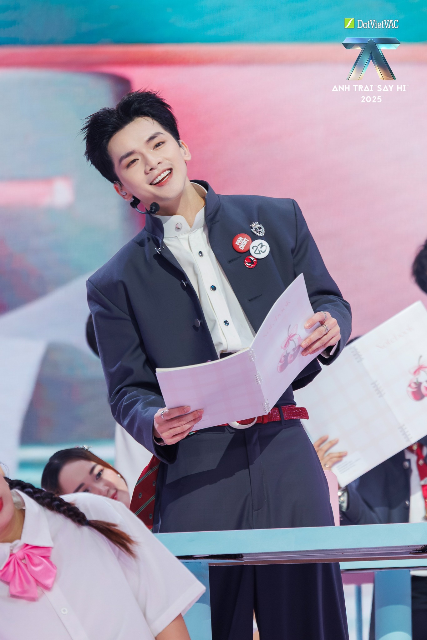 Trấn Thành nói thẳng 1 Anh Trai chưa đủ cố gắng, được mỗi cái mặt đẹp trai- Ảnh 4. Trấn Thành nói thẳng 1 Anh Trai chưa đủ cố gắng, được mỗi cái mặt đẹp trai- Ảnh 4.