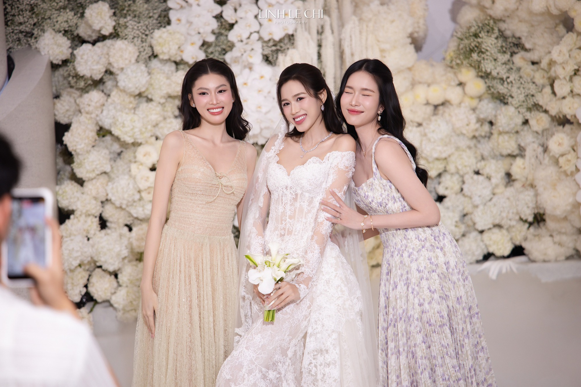 Thêm 1 nàng hậu thông báo rời Sen Vàng- Ảnh 2. Thêm 1 nàng hậu thông báo rời Sen Vàng- Ảnh 2.