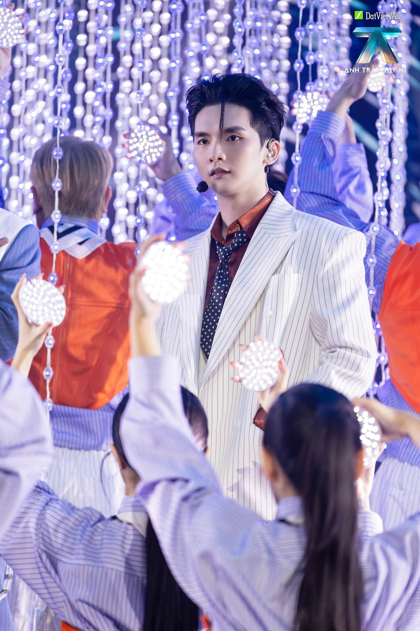 Trấn Thành nói thẳng 1 Anh Trai chưa đủ cố gắng, được mỗi cái mặt đẹp trai- Ảnh 3. Trấn Thành nói thẳng 1 Anh Trai chưa đủ cố gắng, được mỗi cái mặt đẹp trai- Ảnh 3.