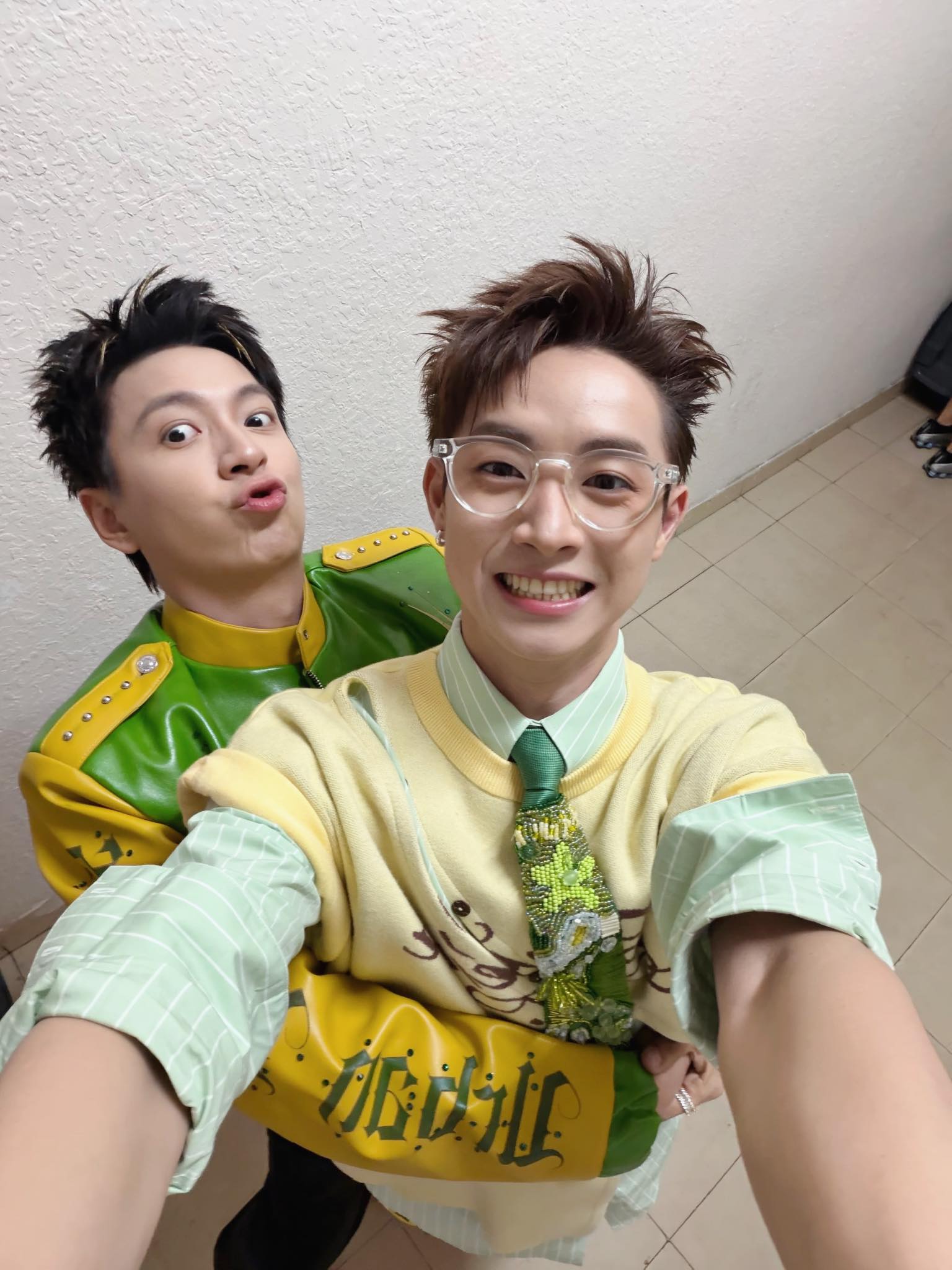 Màn hình led sáng rực bởi “nam thần có tuổi” nổi tiếng nhất Vbiz- Ảnh 7.