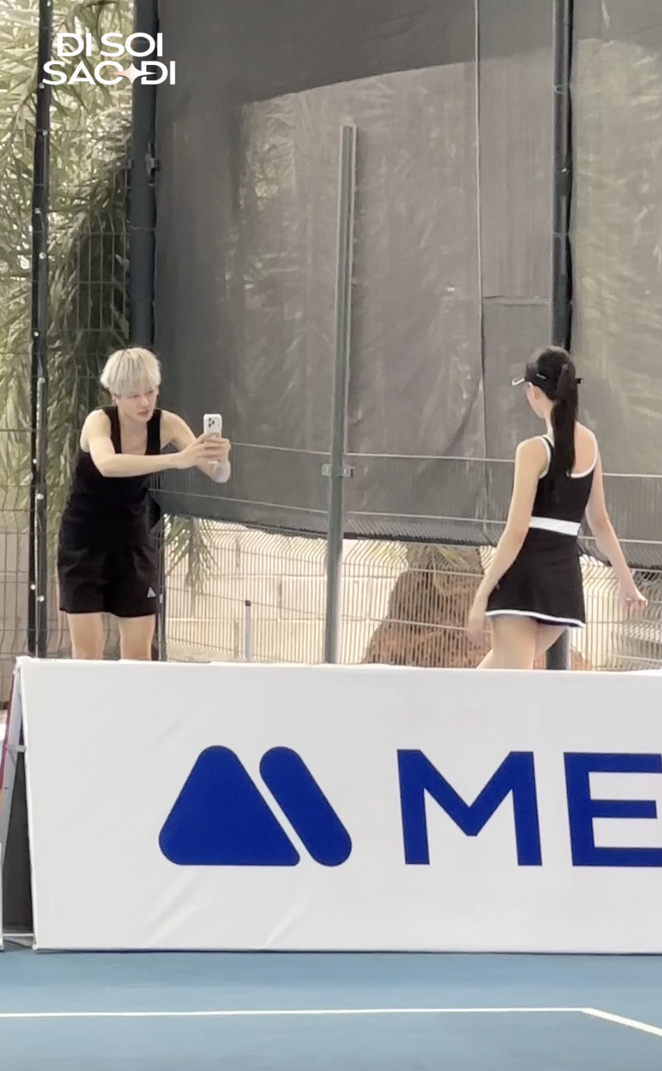 Tóm gọn Cẩm Ly tình tứ với Hà Kino, 1 mỹ nhân hở bạo khoe dáng hừng hực trên sân pickleball- Ảnh 2.