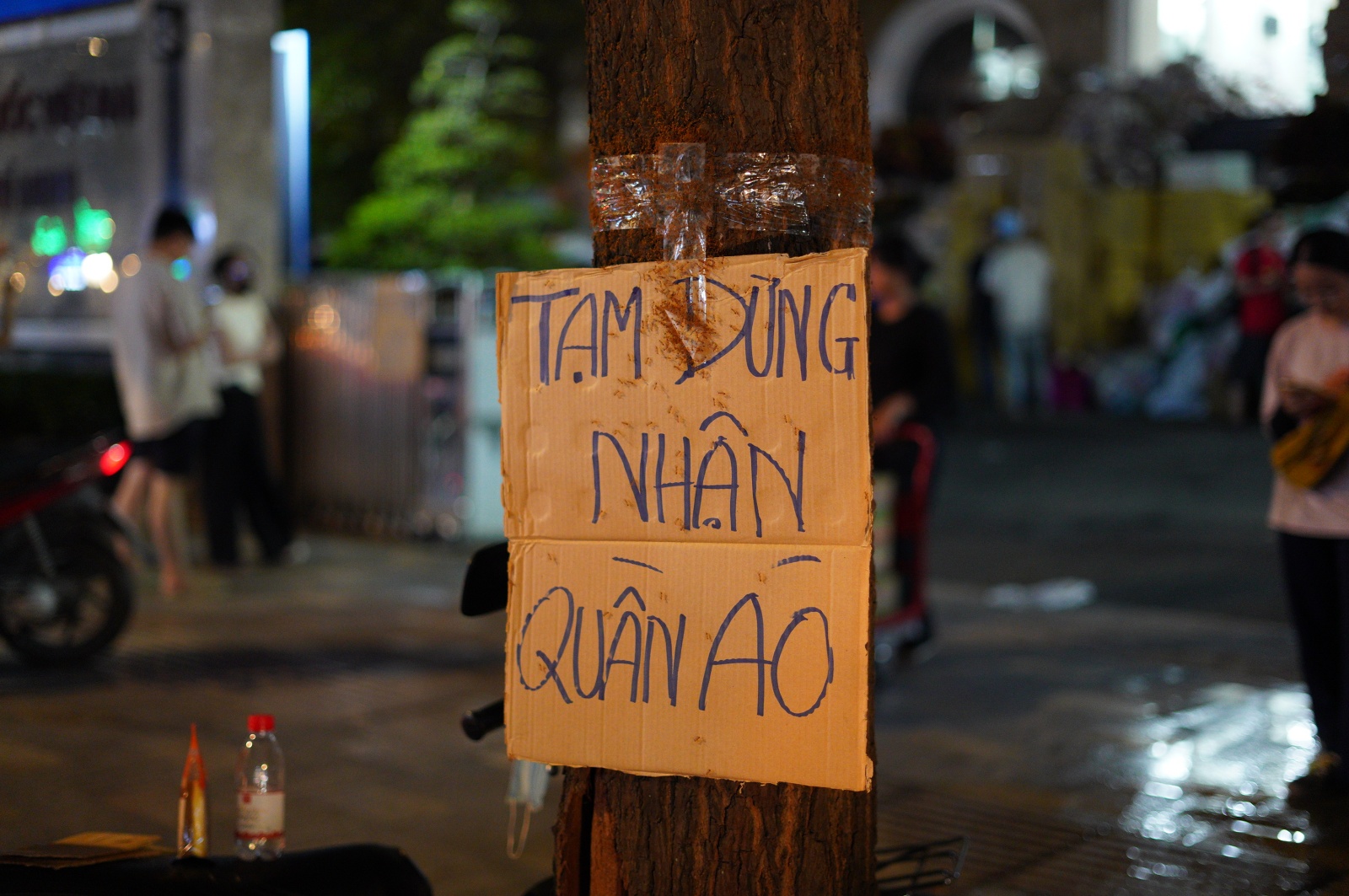 Người dân TP.HCM dành trọn 2 ngày cuối tuần ở các điểm tiếp nhận cứu trợ, ngưng quyên góp một thứ!- Ảnh 14. Người dân TP.HCM dành trọn 2 ngày cuối tuần ở các điểm tiếp nhận cứu trợ, ngưng quyên góp một thứ!- Ảnh 14.