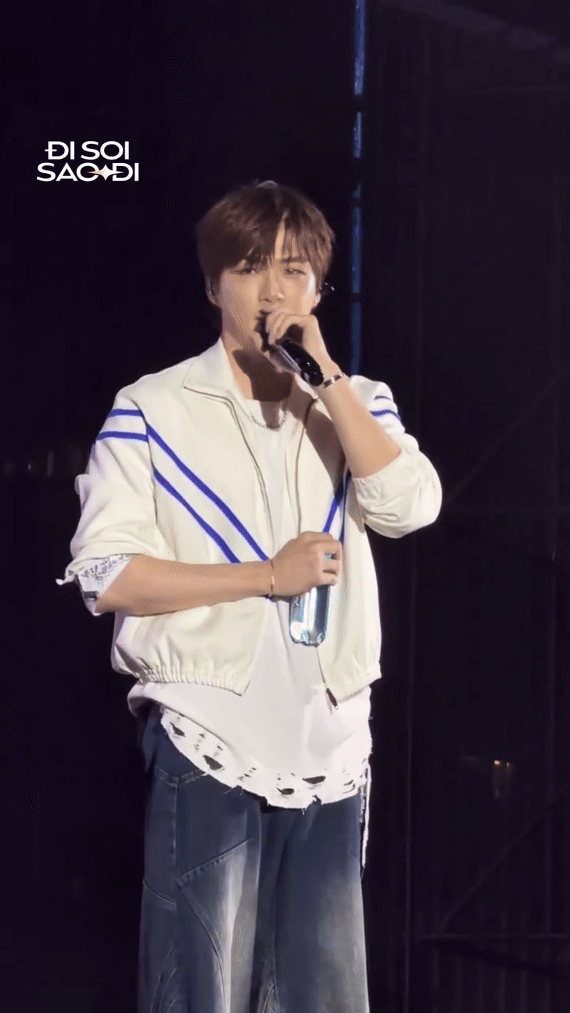 “Center quốc dân” Kpop gửi lời chia sẻ đến người dân vùng lũ, xúc động sau 2 năm trở lại Việt Nam- Ảnh 1.