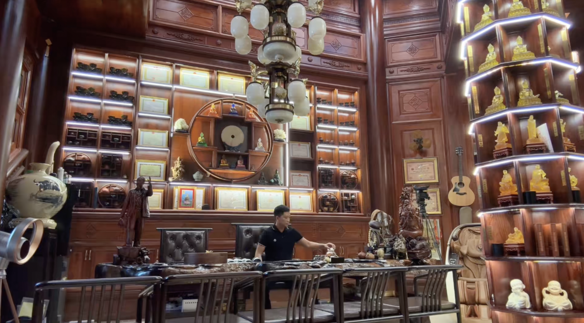 Thú vui lạ của Hoàng Kim Khánh - chồng Mailisa trước khi bị bắt- Ảnh 1. Thú vui lạ của Hoàng Kim Khánh - chồng Mailisa trước khi bị bắt- Ảnh 1.