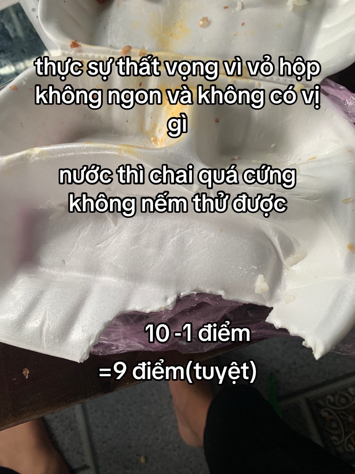 Hình ảnh những chiếc vỏ hộp đựng cơm cứu trợ gây xúc động- Ảnh 8.