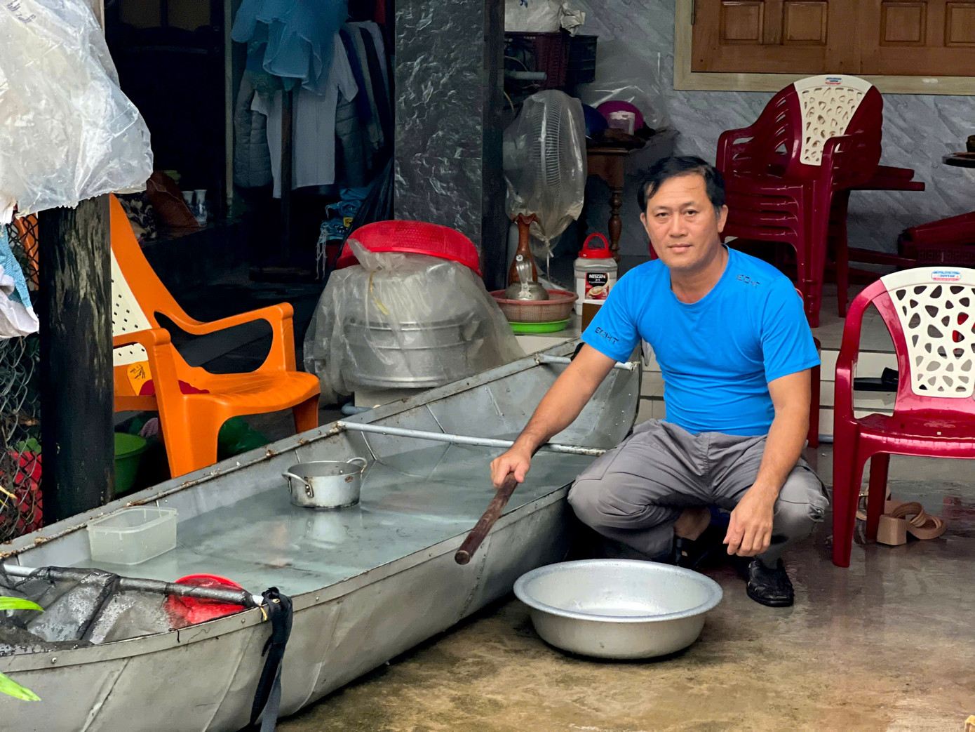 Chuyện 'người hùng' cứu cả chục người ở Hoà Thịnh bằng chiếc ghe nhỏ- Ảnh 1.