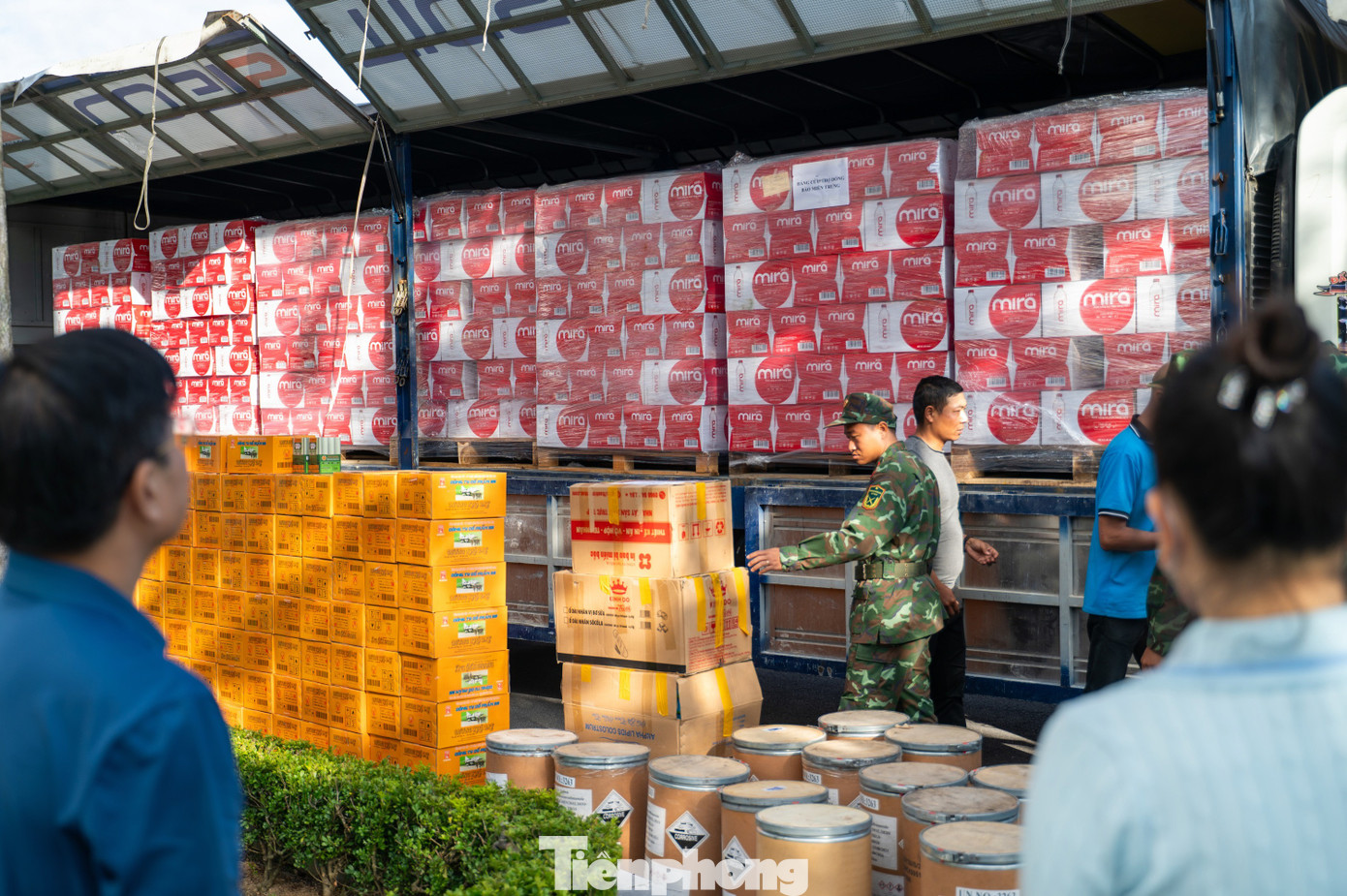 Quảng Ninh quyên góp thần tốc hơn 45 tấn hàng tới vùng lũ Lâm Đồng- Ảnh 14.