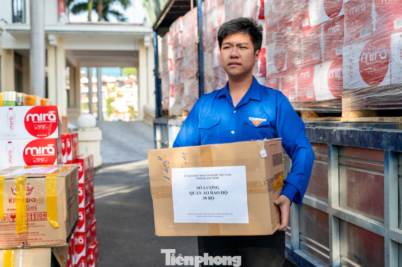 Quảng Ninh quyên góp thần tốc hơn 45 tấn hàng tới vùng lũ Lâm Đồng- Ảnh 7.