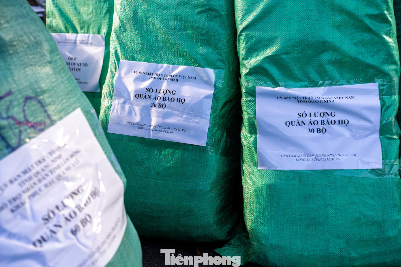 Quảng Ninh quyên góp thần tốc hơn 45 tấn hàng tới vùng lũ Lâm Đồng- Ảnh 9.