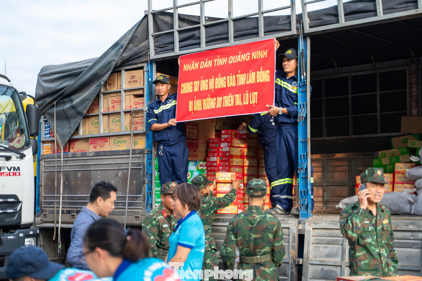 Quảng Ninh quyên góp thần tốc hơn 45 tấn hàng tới vùng lũ Lâm Đồng- Ảnh 1.