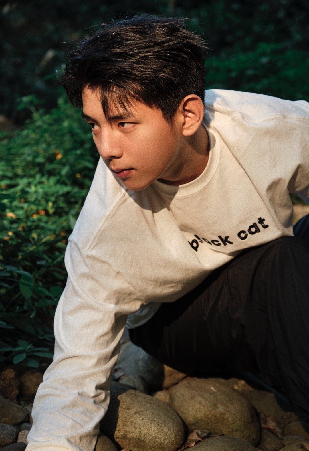 Clip sốc: Nam diễn viên 2k4 ngã khuỵu vì bị đồng nghiệp đấm mạnh vào mặt- Ảnh 5.