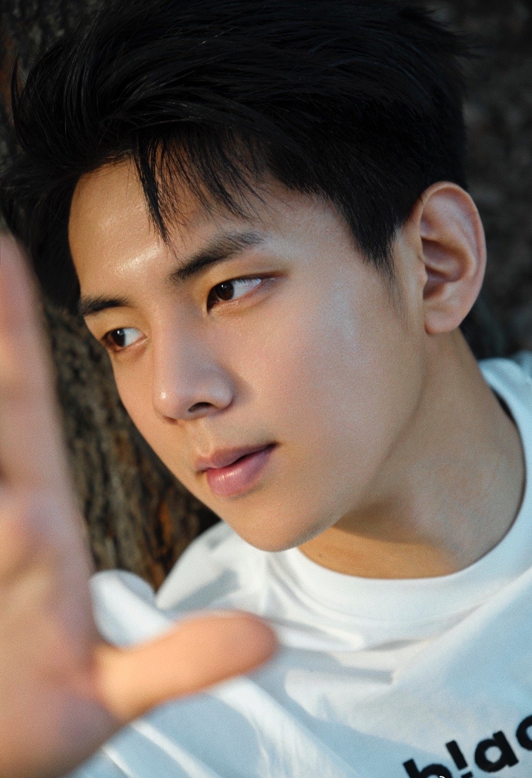 Clip sốc: Nam diễn viên 2k4 ngã khuỵu vì bị đồng nghiệp đấm mạnh vào mặt- Ảnh 6.