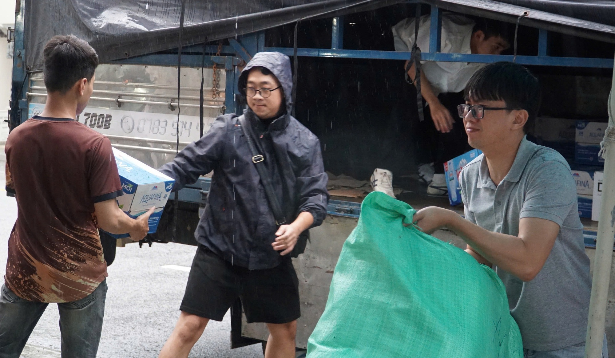 Xúc động với tấm lòng của người Đà Nẵng gửi đồng bào vùng lũ Đắk Lắk- Ảnh 10.