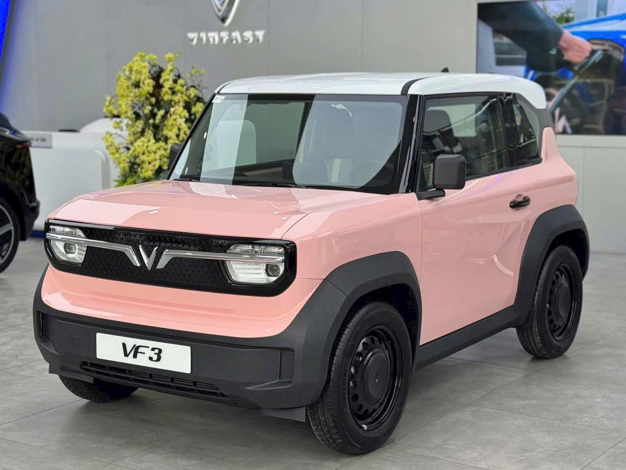 Ảnh thực tế VinFast VF 3 bản nâng cấp tại Việt Nam: Giá 302 triệu đồng, vô-lăng mới, có CarPlay- Ảnh 4.