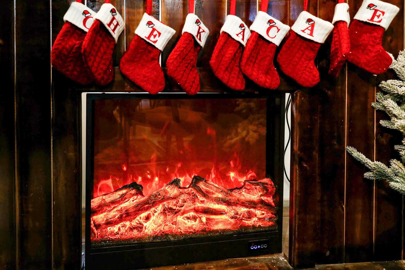 Xếp hàng chụp ảnh Giáng sinh sớm tại các quán cafe- Ảnh 13.