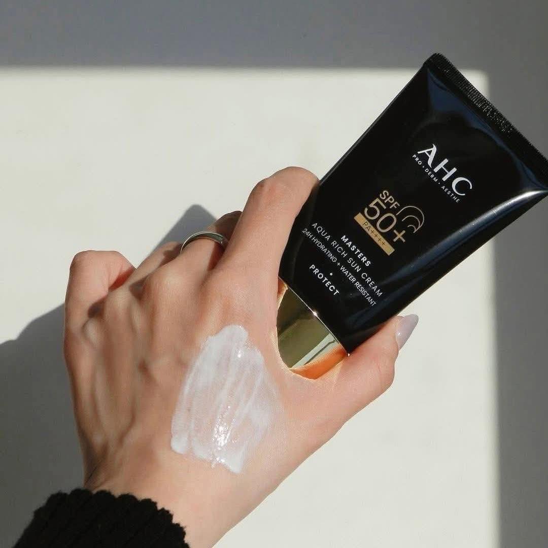 Ngoài 30 tuổi nên chọn 5 kem chống nắng có thêm công dụng ngừa nếp nhăn- Ảnh 5.