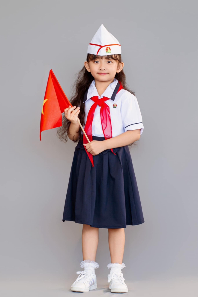 "Mợ chảnh" nhà Khánh Thi - Phan Hiển đời thường xinh yêu như công chúa, lên sàn nhảy lại khí chất đúng "con nhà nòi"- Ảnh 11.