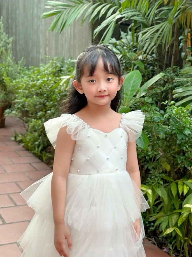 "Mợ chảnh" nhà Khánh Thi - Phan Hiển đời thường xinh yêu như công chúa, lên sàn nhảy lại khí chất đúng "con nhà nòi"- Ảnh 13.