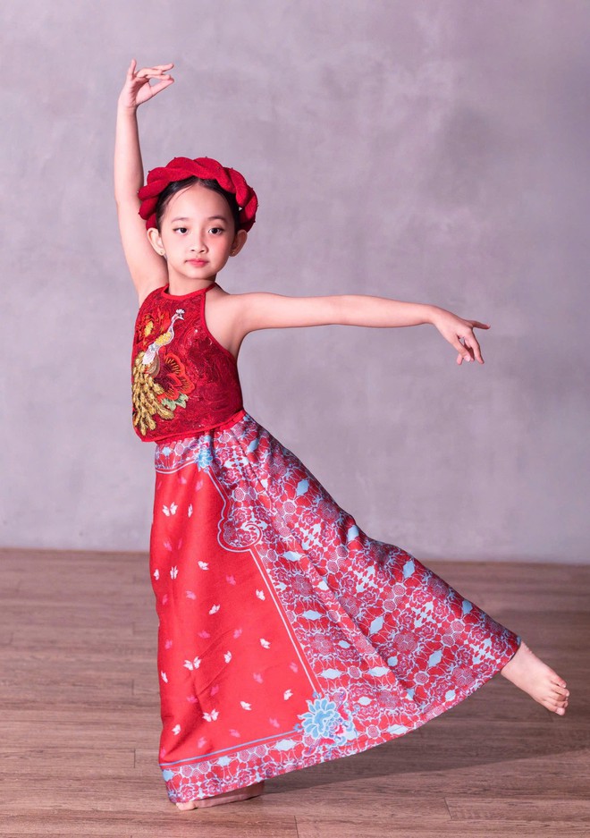 "Mợ chảnh" nhà Khánh Thi - Phan Hiển đời thường xinh yêu như công chúa, lên sàn nhảy lại khí chất đúng "con nhà nòi"- Ảnh 7.