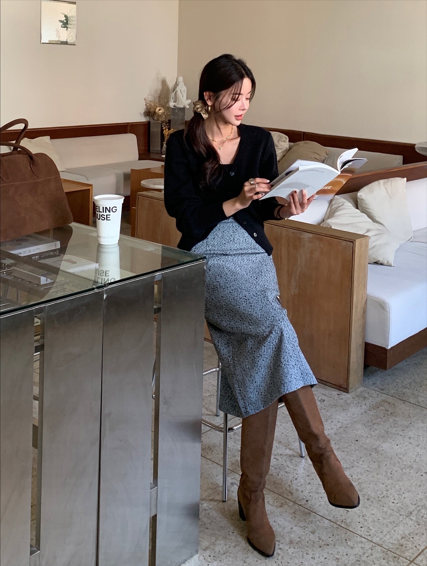 Áo len và chân váy: Bộ đôi siêu nữ tính và thanh lịch, đẹp khó cưỡng trong mùa đông- Ảnh 11.