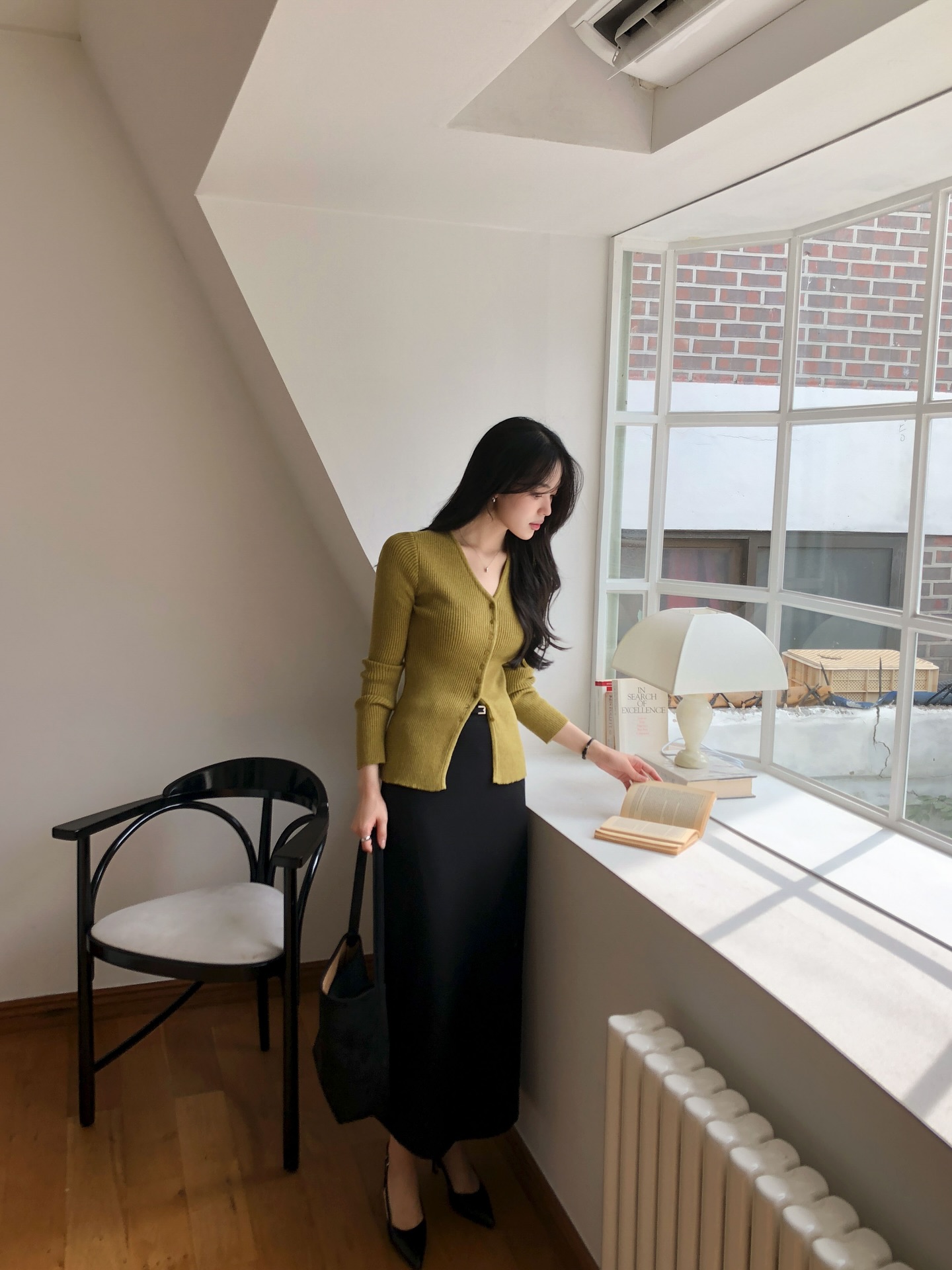 Áo len và chân váy: Bộ đôi siêu nữ tính và thanh lịch, đẹp khó cưỡng trong mùa đông- Ảnh 3.