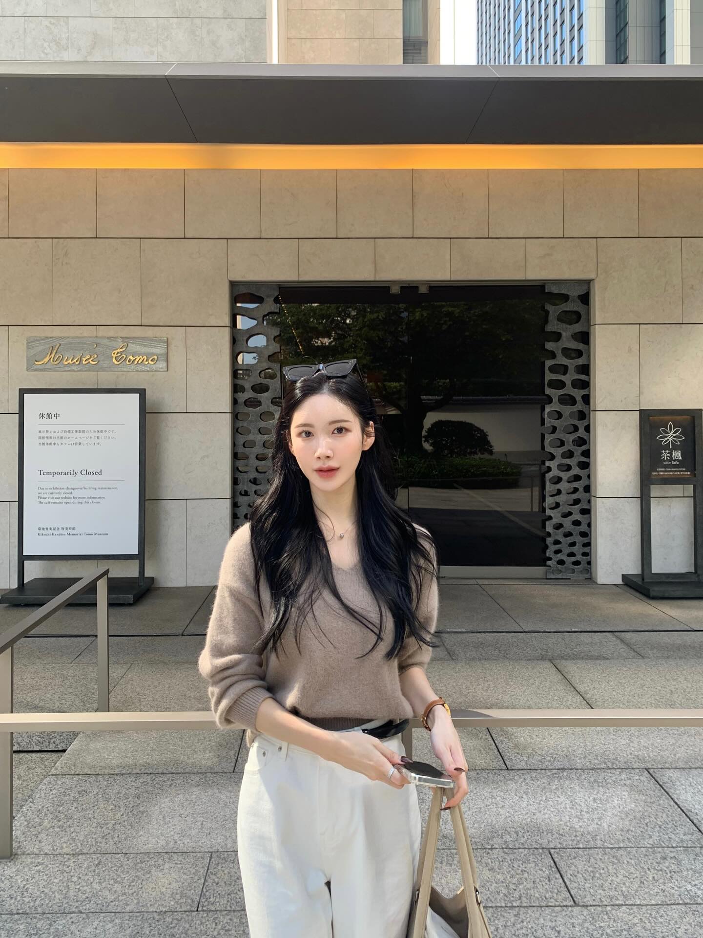 5 mẫu áo mùa đông cứ mặc là vóc dáng tự động thon thả, cao ráo hơn- Ảnh 2.