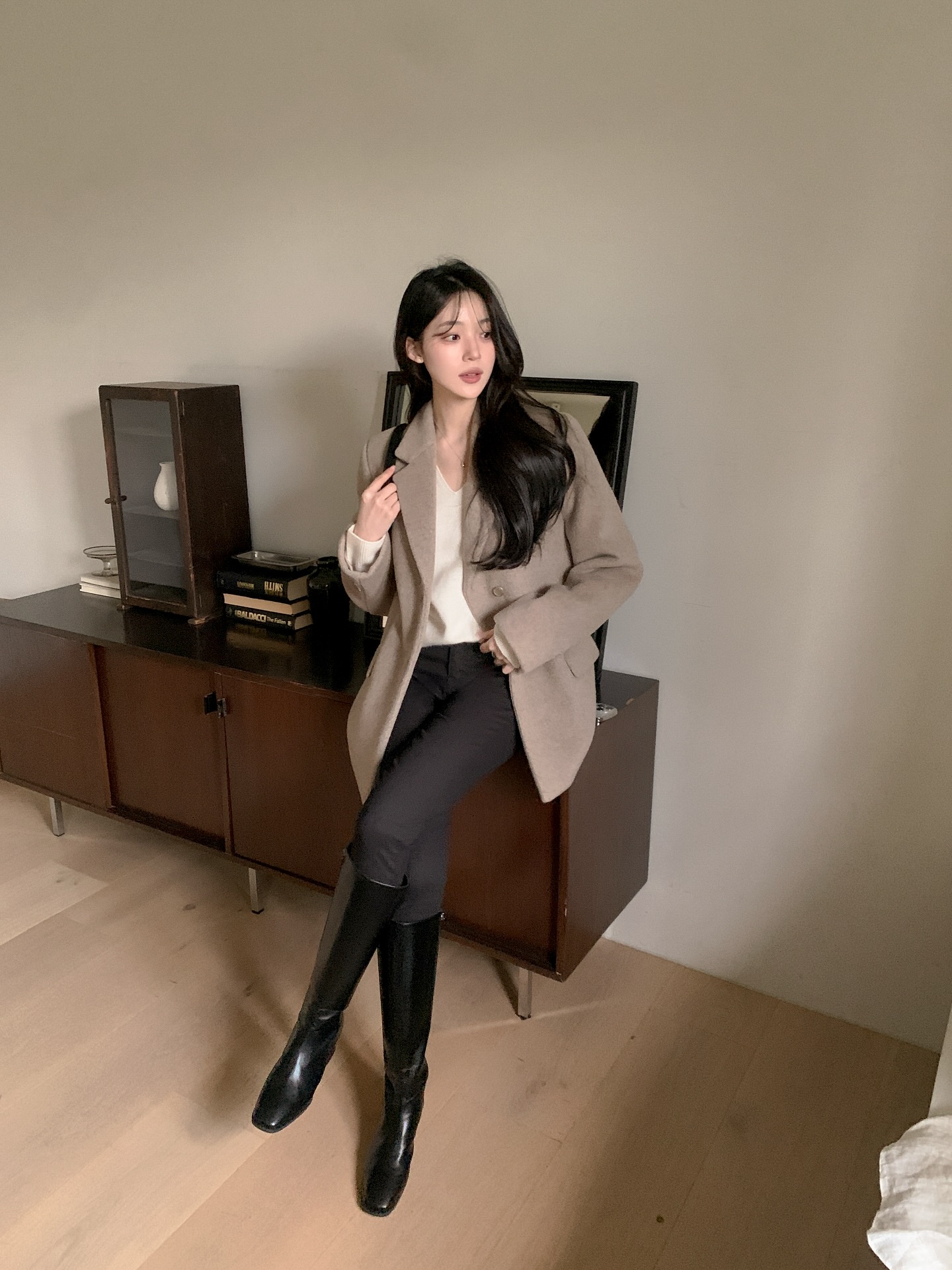 4 công thức diện đồ mùa đông kéo chân dài 