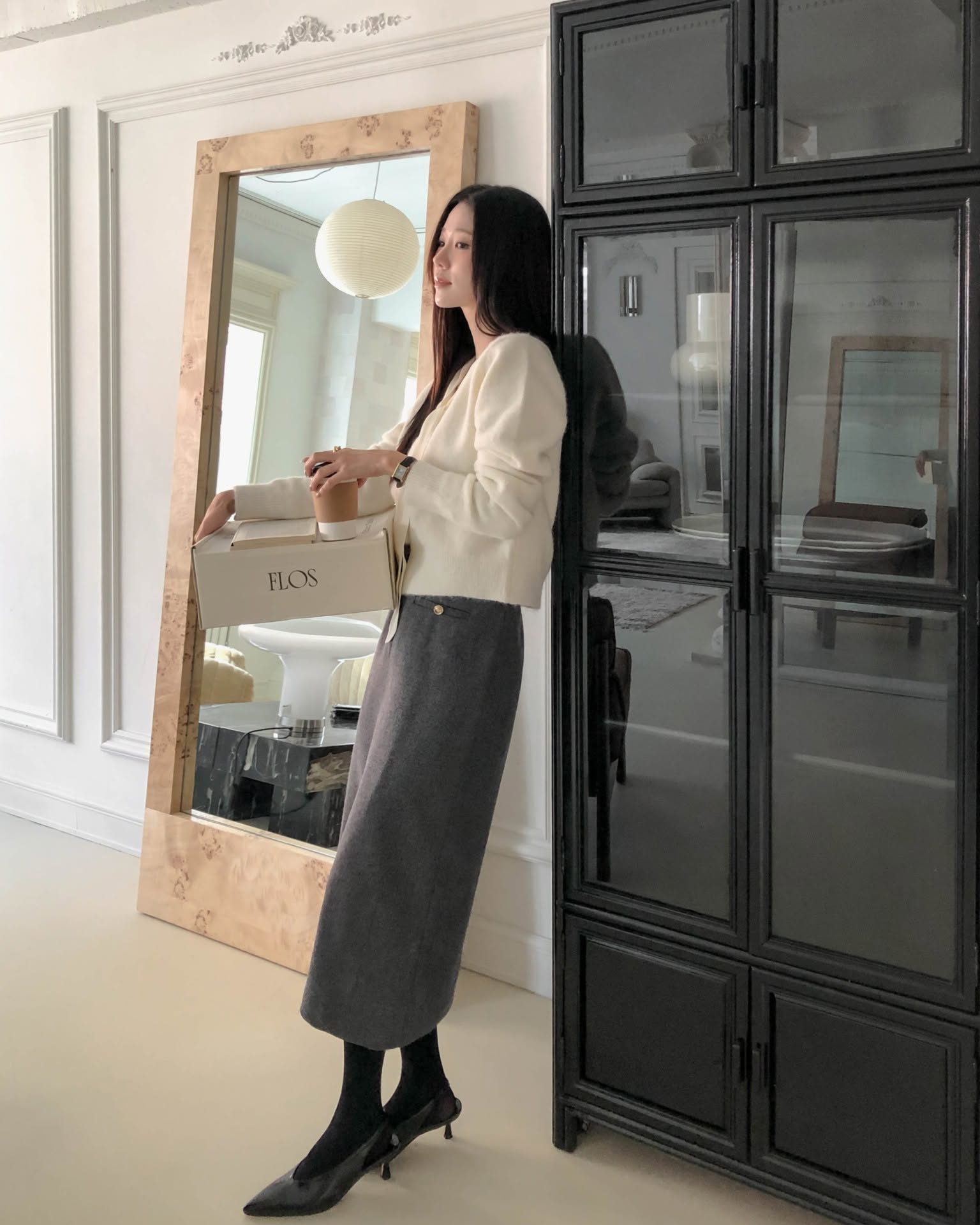 Áo len và chân váy: Bộ đôi siêu nữ tính và thanh lịch, đẹp khó cưỡng trong mùa đông- Ảnh 1.