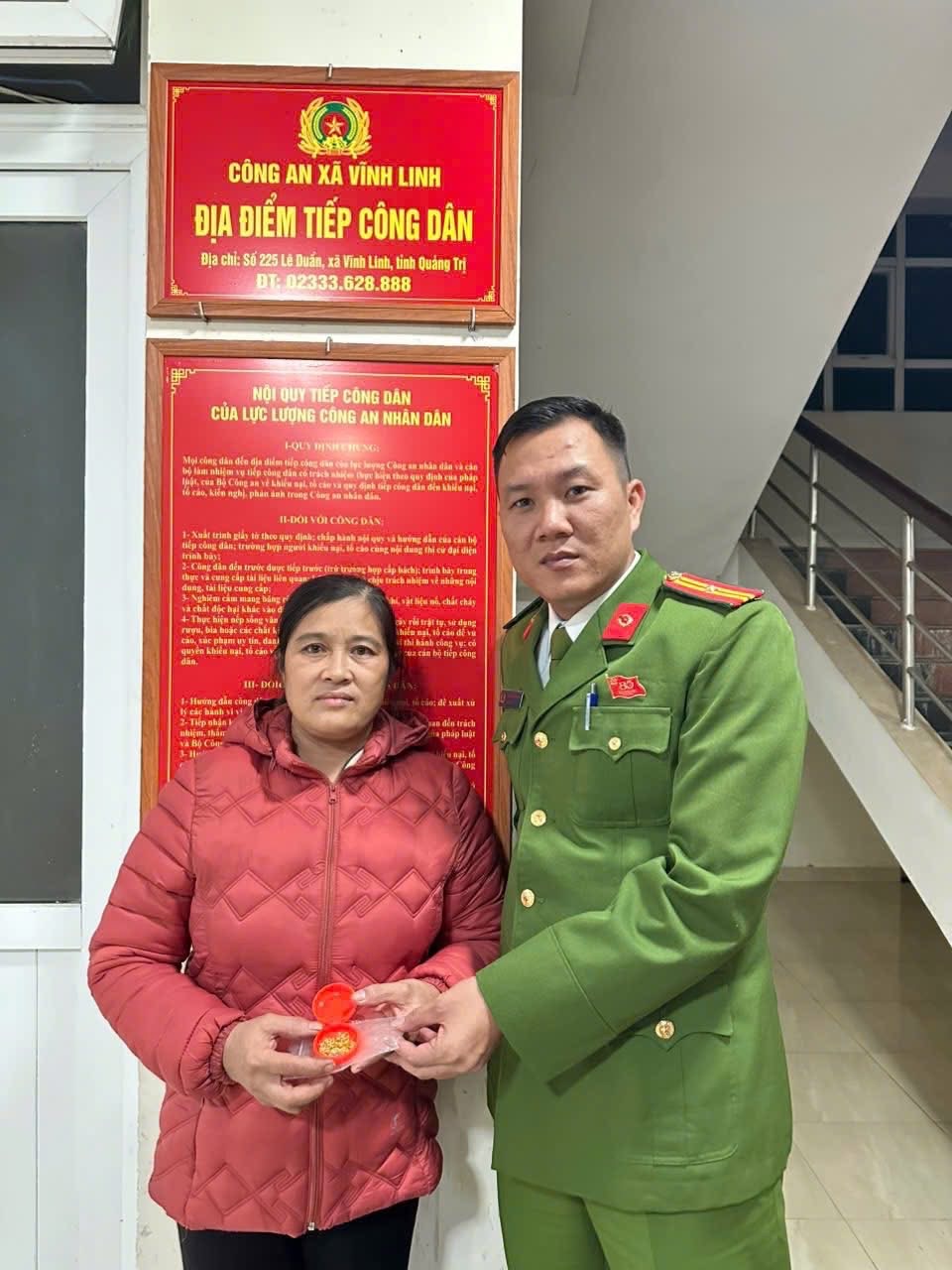 Tìm lại chủ nhân cho số vàng để quên trong túi áo ủng hộ bà con lũ lụt- Ảnh 3.